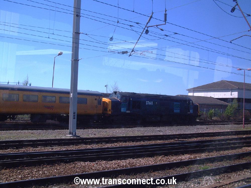 Loco 37611 Carlisle Stn Sidings 050506.JPG